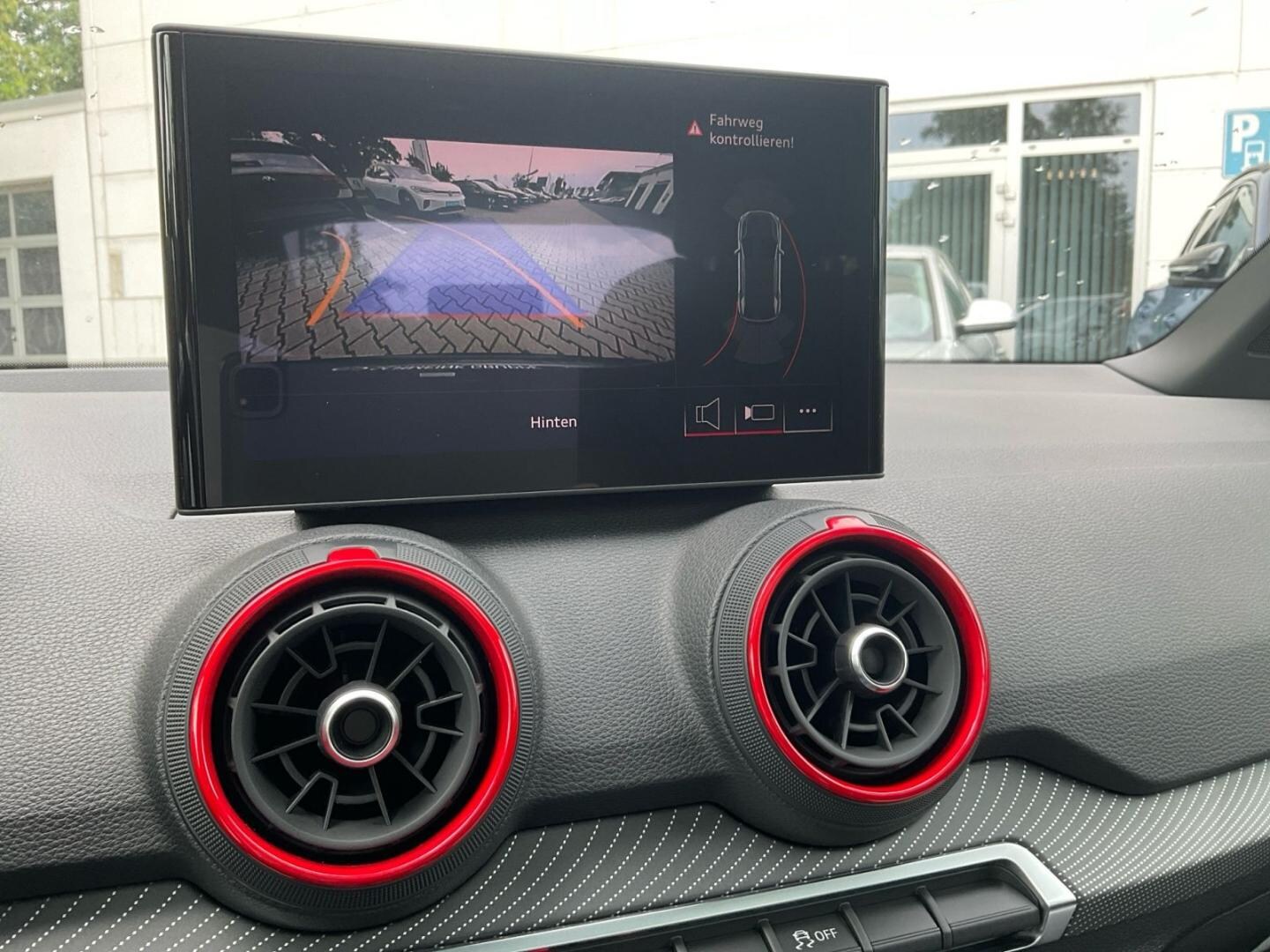 Bild über Audi Q2 S line 35 TFSI S tronic - für weitere Informationen kontaktieren Sie den Audi Partner