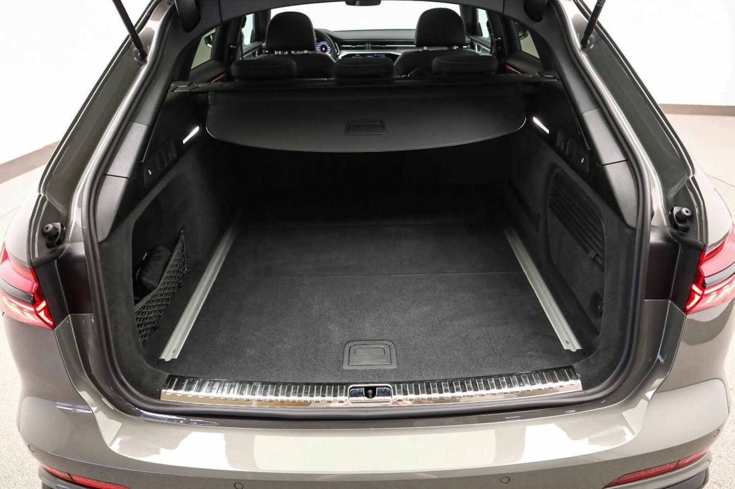 Bild über Audi S6 Avant TDI quattro tiptronic - für weitere Informationen kontaktieren Sie den Audi Partner