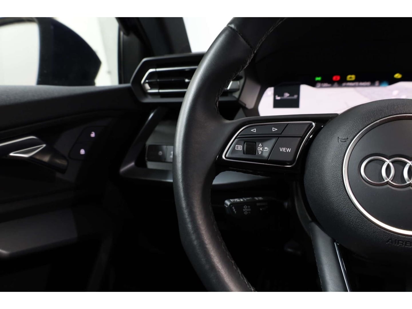 Bild über Audi A3 Limousine TDI S tronic - für weitere Informationen kontaktieren Sie den Audi Partner