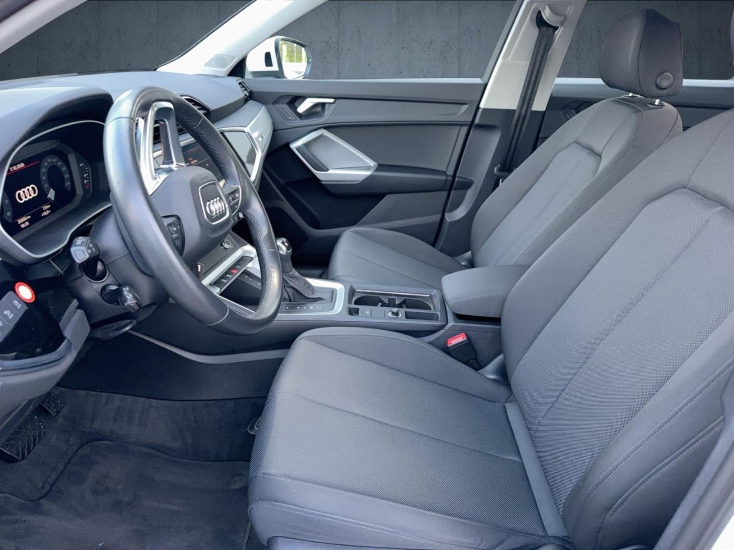 Bild über Audi Q3 advanced 35 TFSI S tronic - für weitere Informationen kontaktieren Sie den Audi Partner