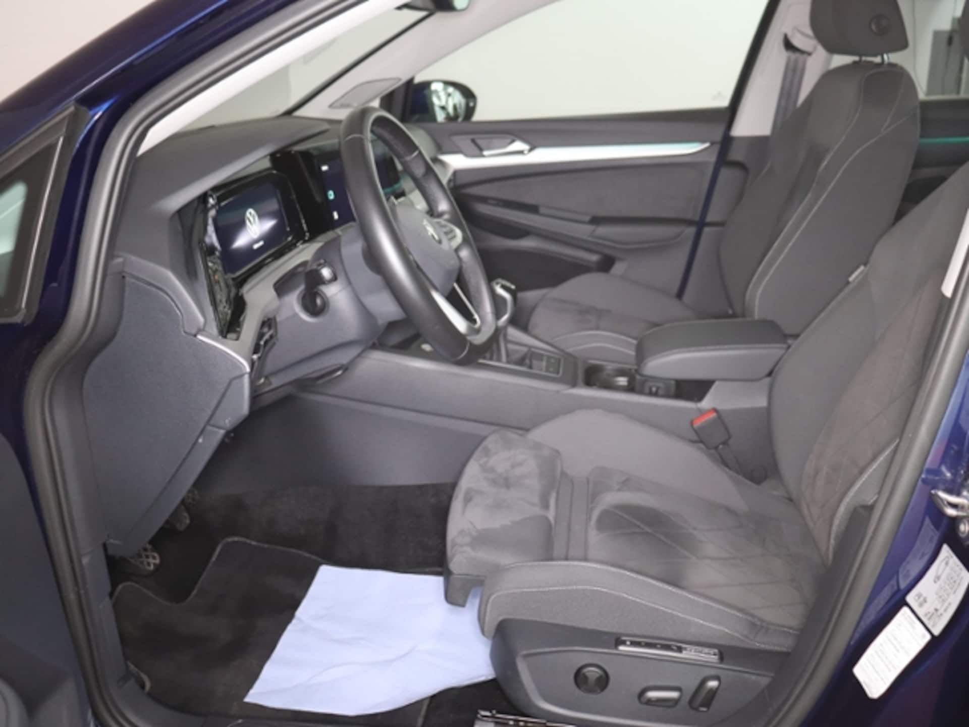 Volkswagen Golf Life