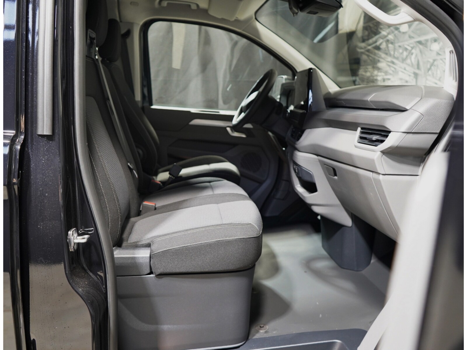 Volkswagen Transporter Kombi kurzer Radstand – Bild 5