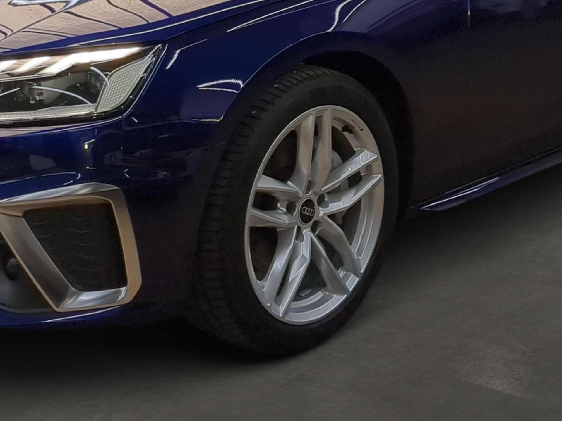 Audi A4 Avant S line