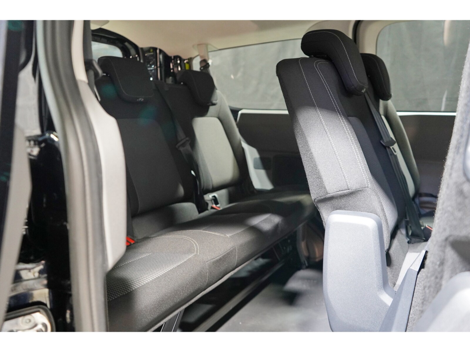 Volkswagen Transporter Kombi kurzer Radstand – Bild 11