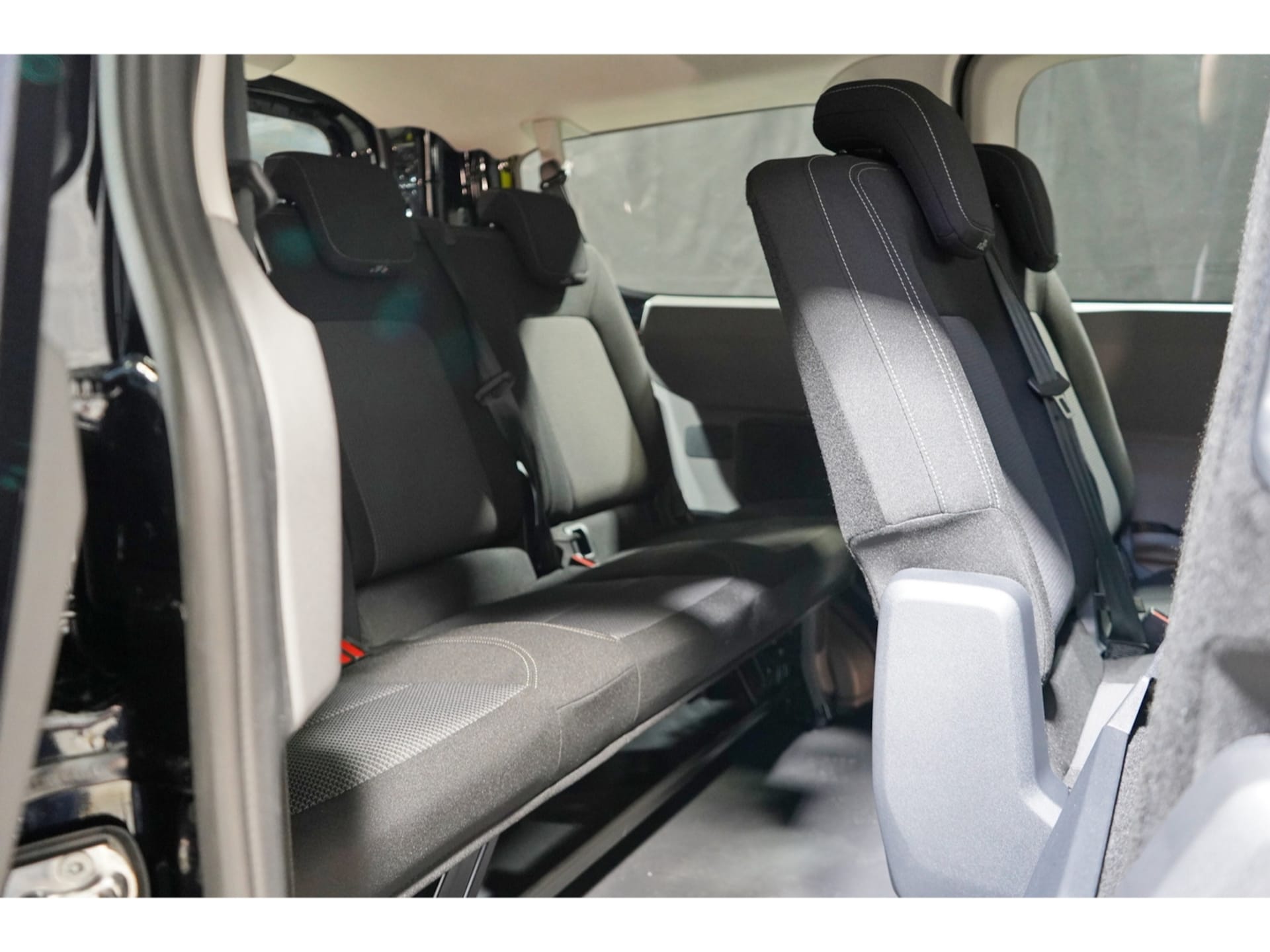 Volkswagen Transporter Kombi kurzer Radstand