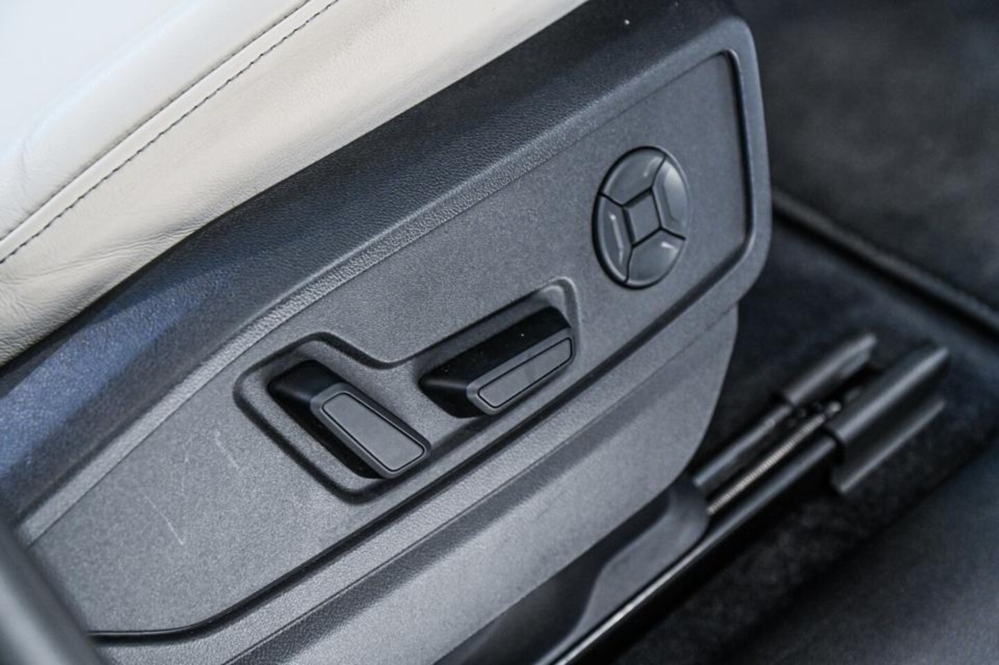 Image about Audi Q5 SUV TDI quattro 150 kW