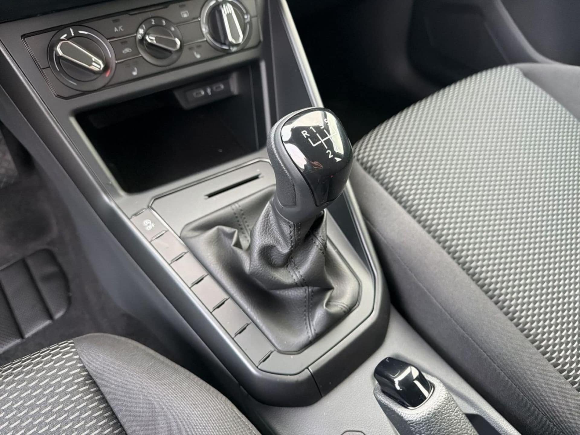 Volkswagen Polo Basis-Modell