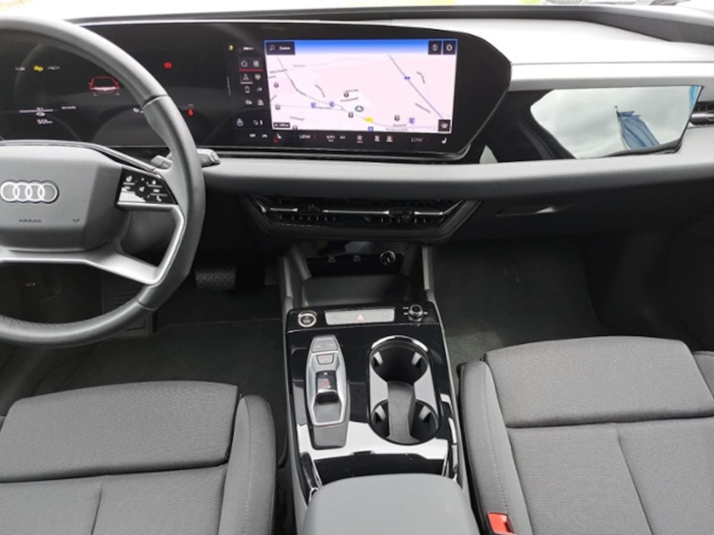 Bild über Audi A6 Avant e-tron e-tron performance - für weitere Informationen kontaktieren Sie den Audi Partner