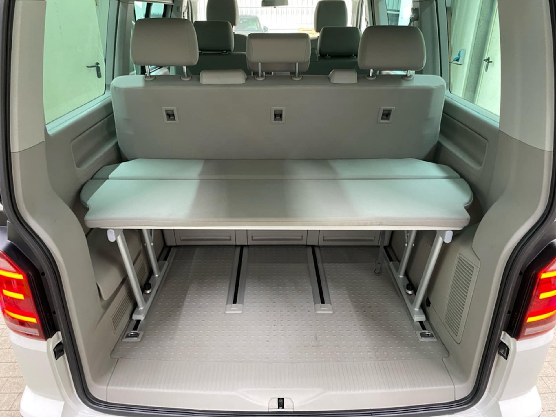 Volkswagen T6 California Beach