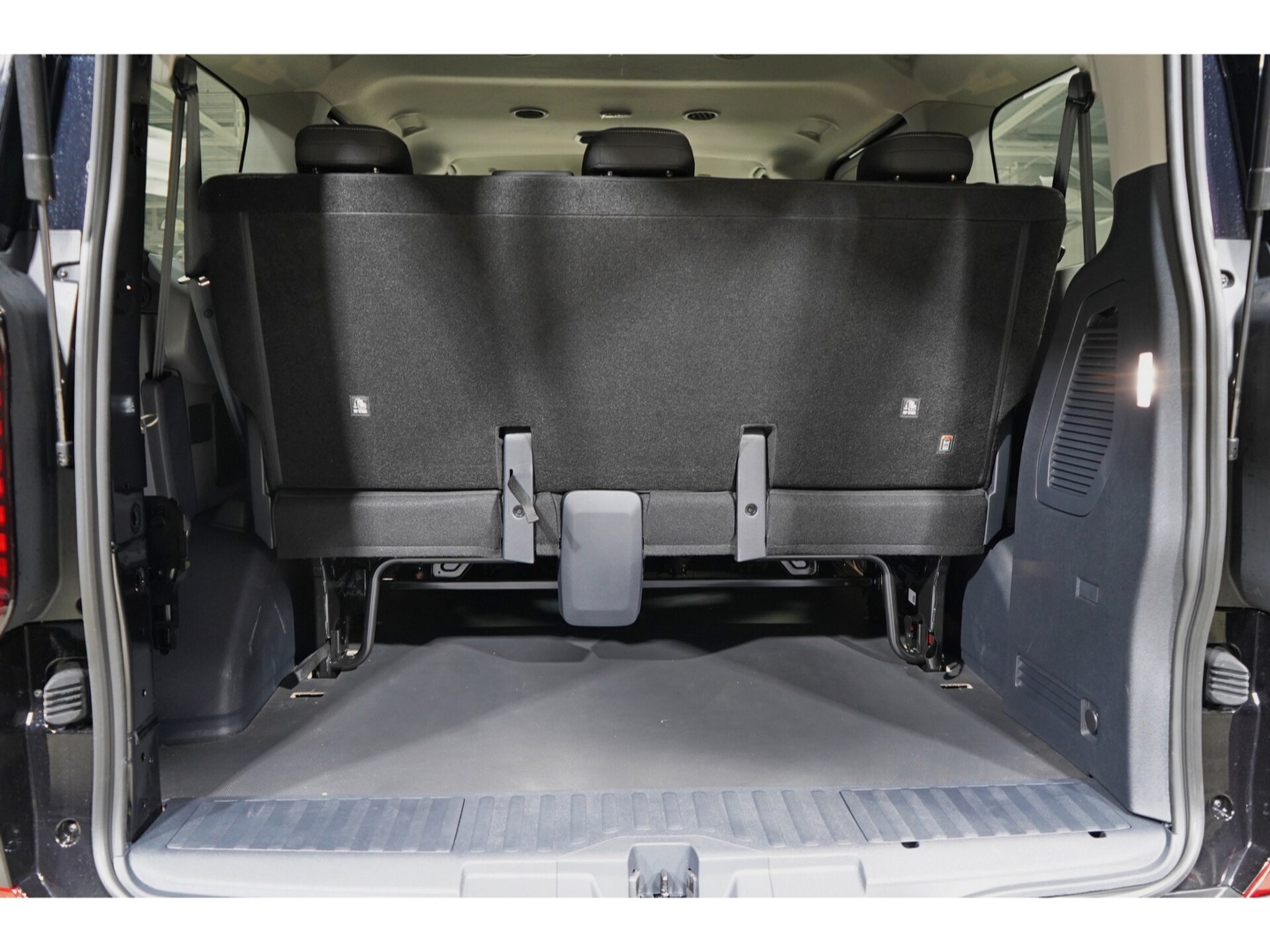 Volkswagen Transporter Kombi kurzer Radstand