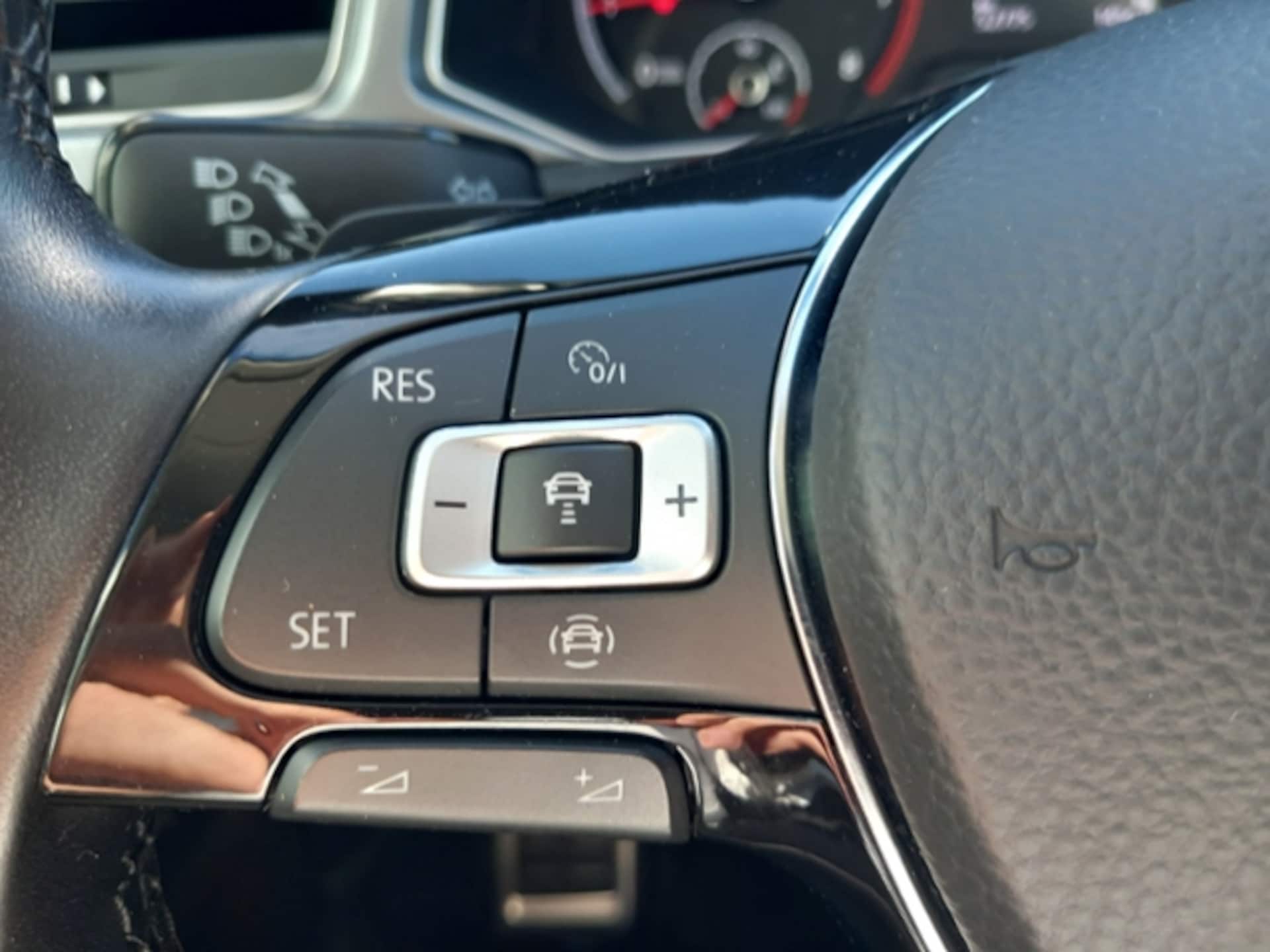 Volkswagen T-Roc Active