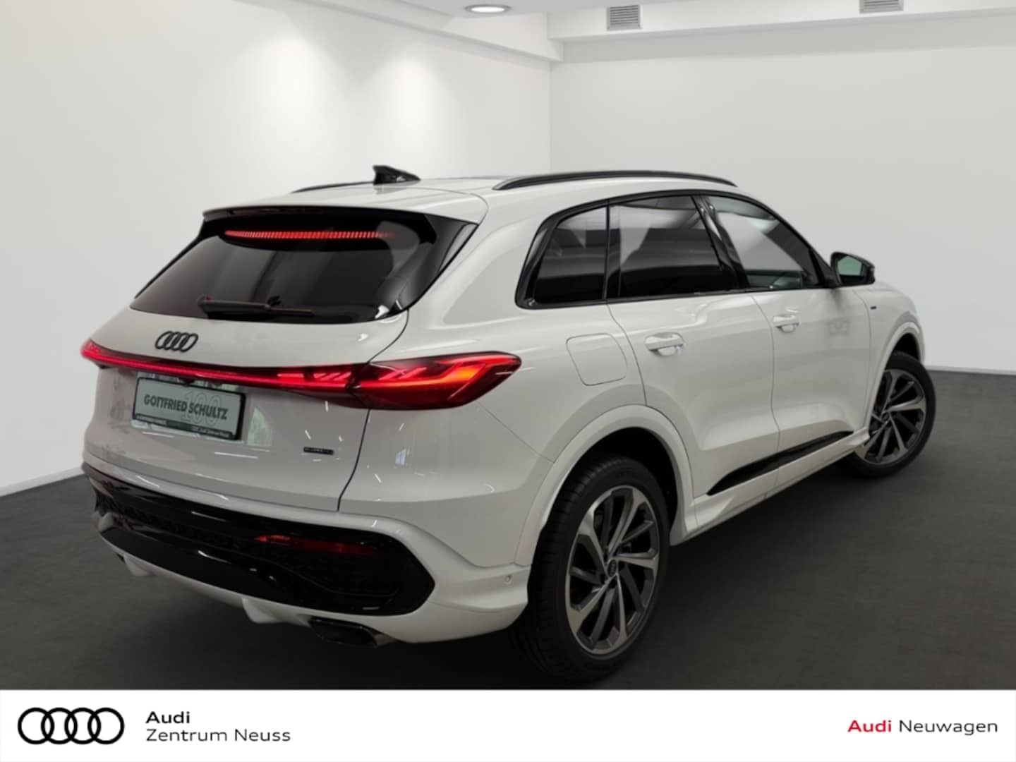 Bild über Audi Q5 SUV e-hybrid e-hybrid quattro 220 kW S tronic - für weitere Informationen kontaktieren Sie den Audi Partner