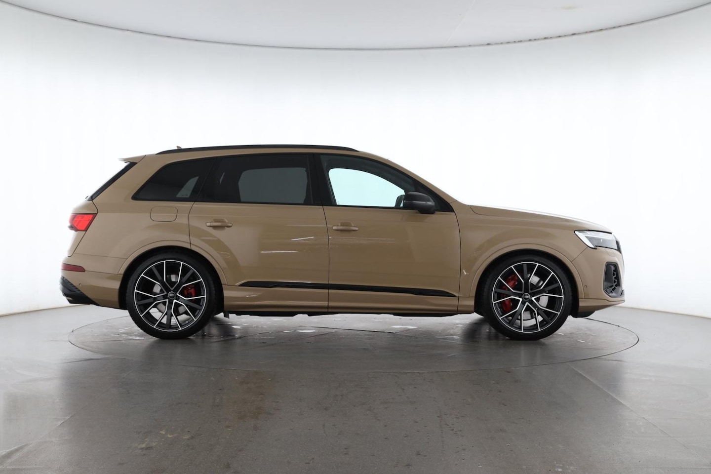 Bild über Audi SQ7 SUV TFSI quattro 373 kW tiptronic - für weitere Informationen kontaktieren Sie den Audi Partner