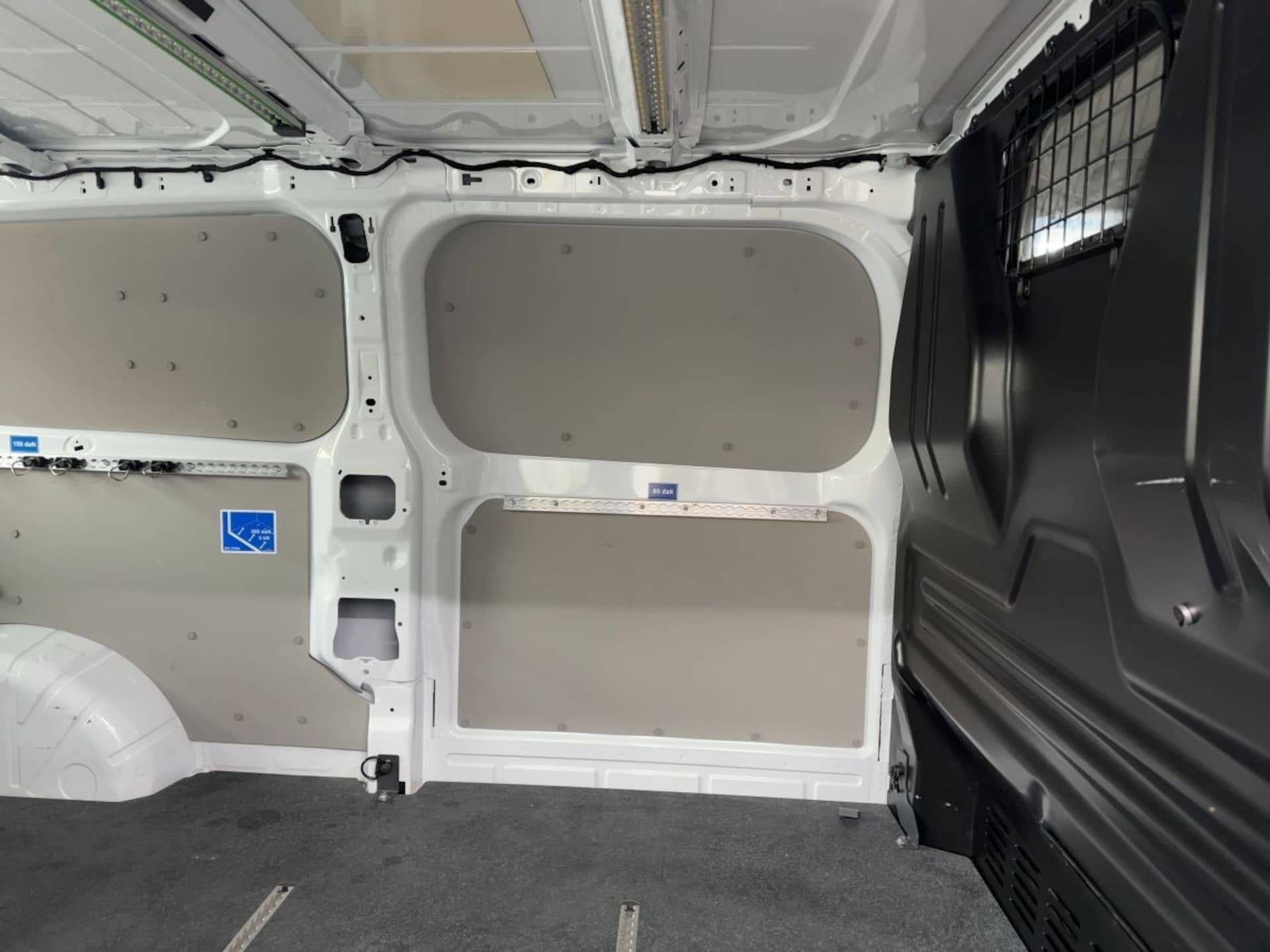 Volkswagen Transporter Kasten langer Radstand