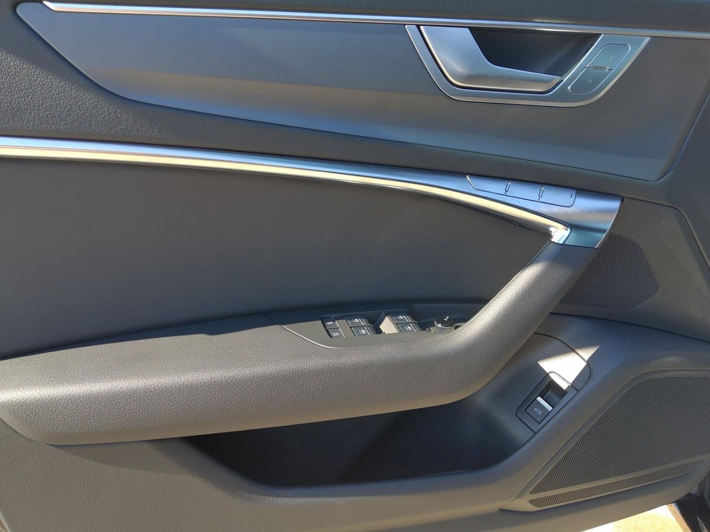 Bild über Audi A6 Avant advanced 45 TFSI S tronic - für weitere Informationen kontaktieren Sie den Audi Partner