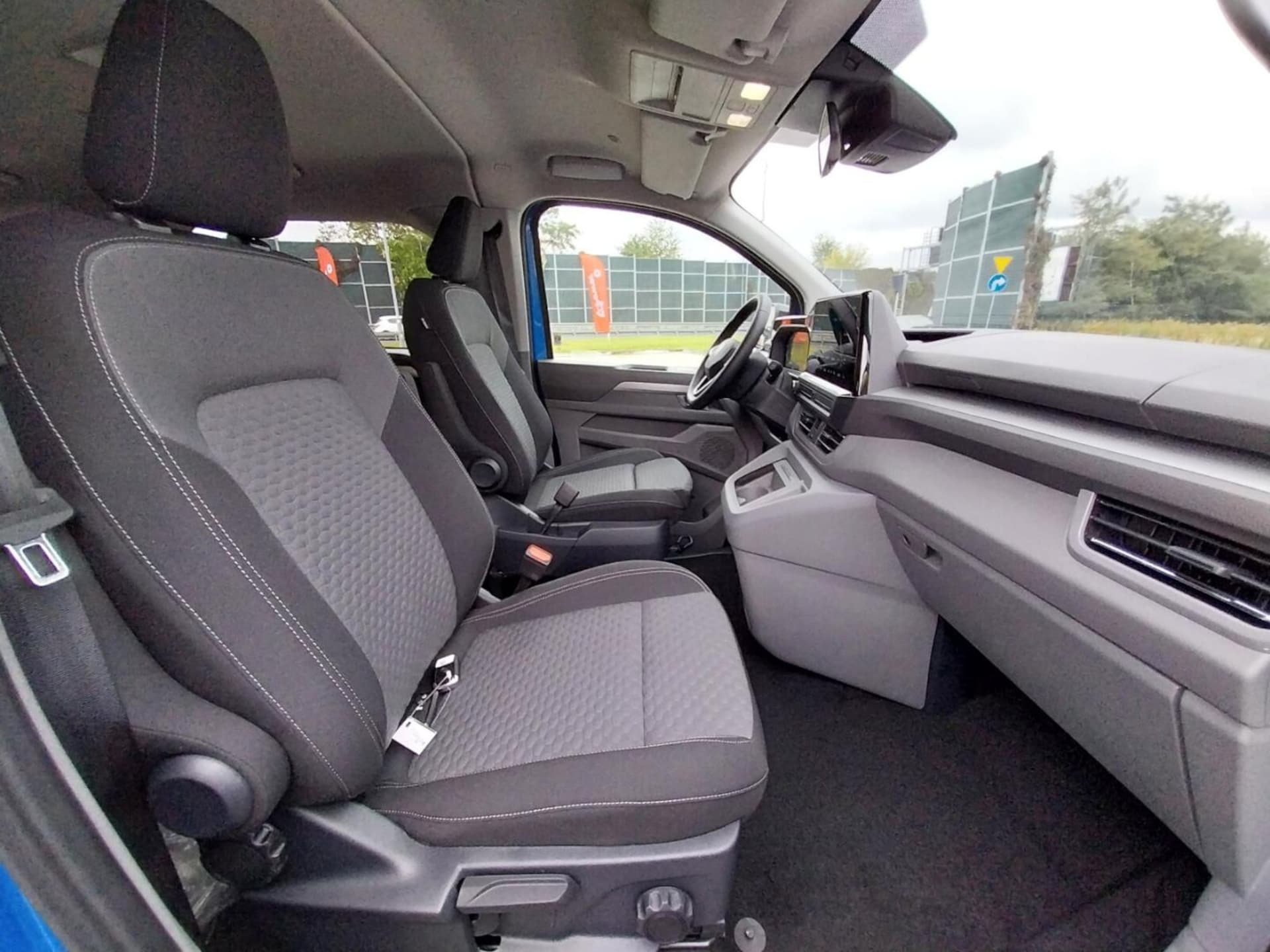 Volkswagen Caravelle długi roztaw osi Life