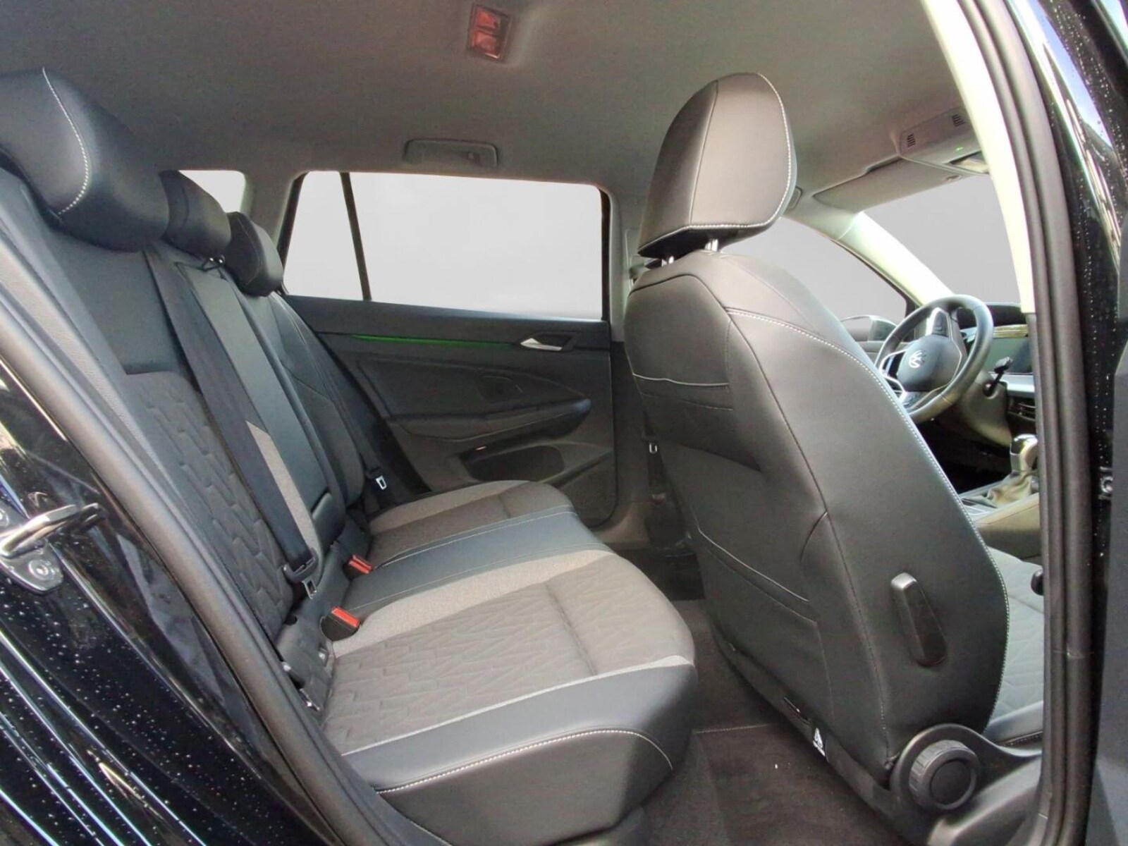 Volkswagen Golf Variant – Bild 17