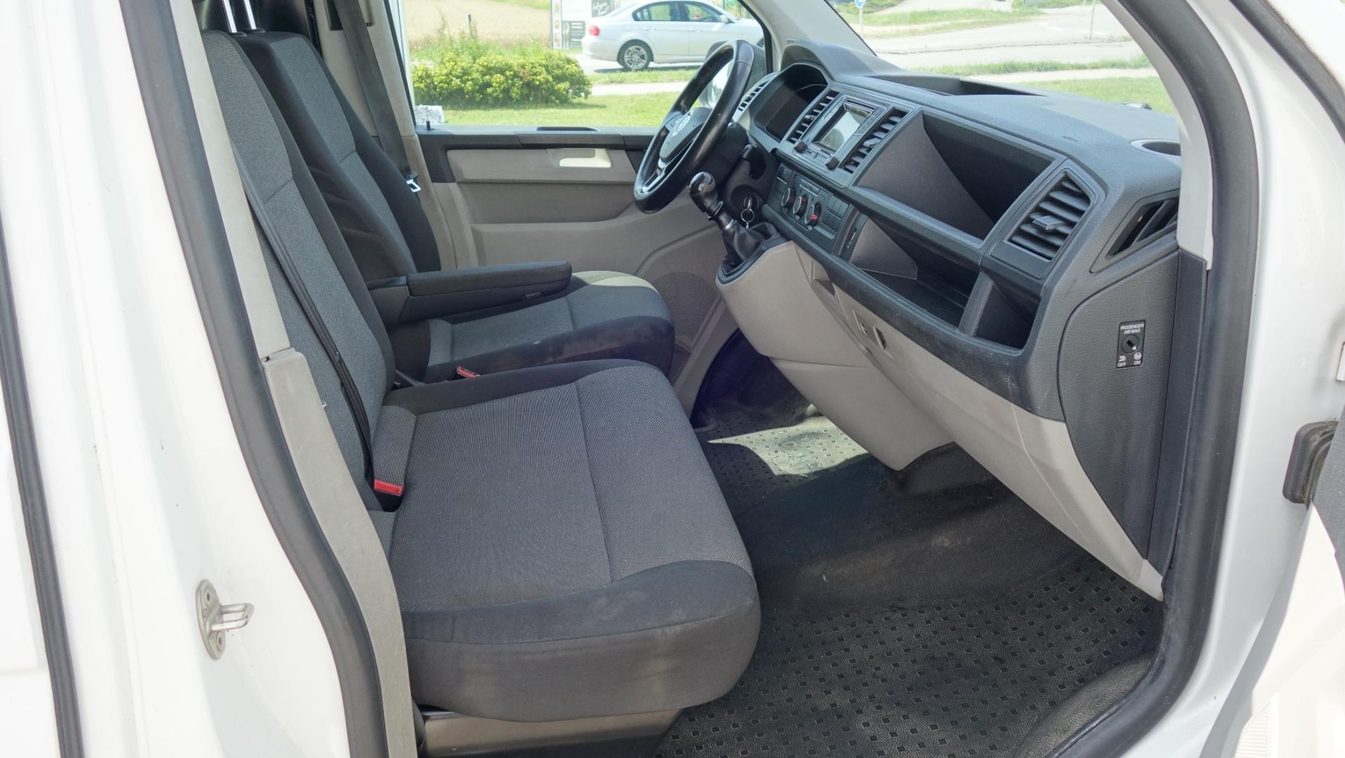 Volkswagen T6 Transporter Kasten kurzer Radstand