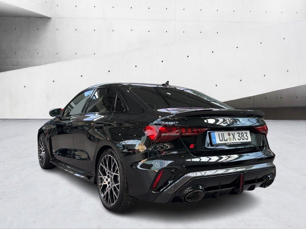 Image about Audi RS 3 Limousine TFSI quattro S tronic