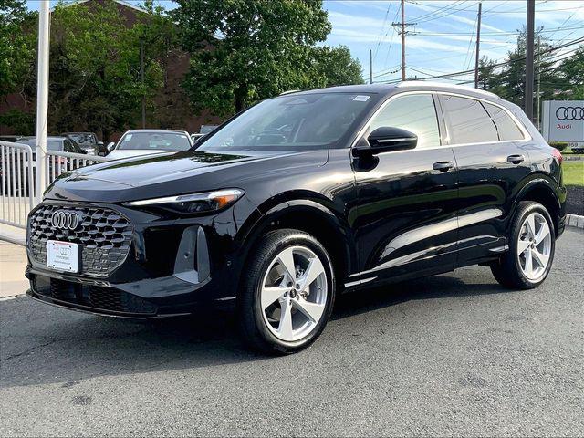 2026 Audi Q5 Premium Plus quattro's photo