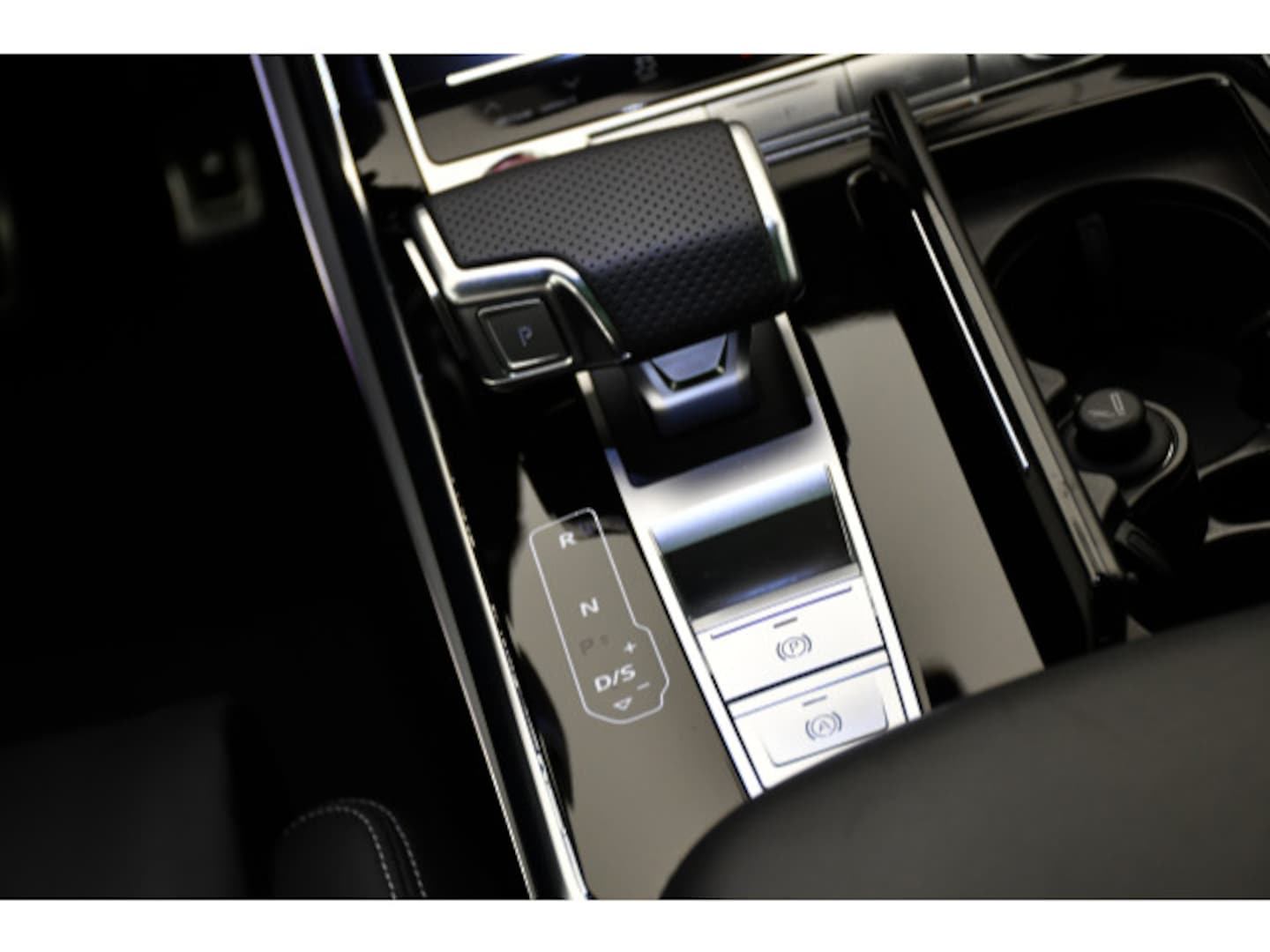 Bild über Audi SQ8 TFSI quattro tiptronic - für weitere Informationen kontaktieren Sie den Audi Partner