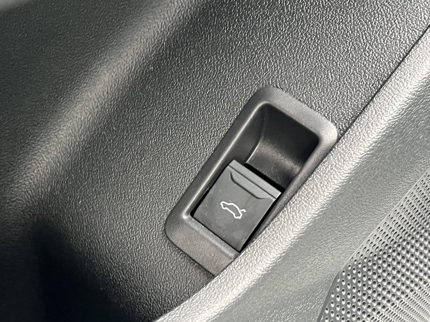 Image about Audi A5 Avant Design TDI Hybride 204 ch S tronic