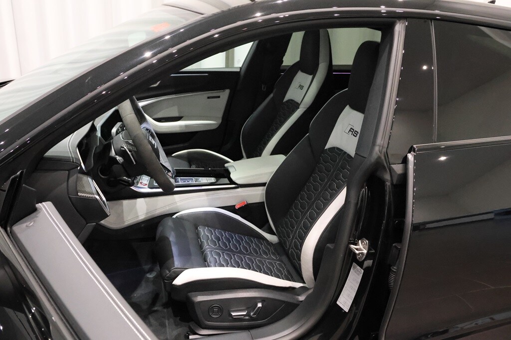 Bild som visar&nbsp;Audi RS 7 Sportback&nbsp;RS 7 Sportback performance 630 hk tiptronic - för mer information kontakta din Audi Partner