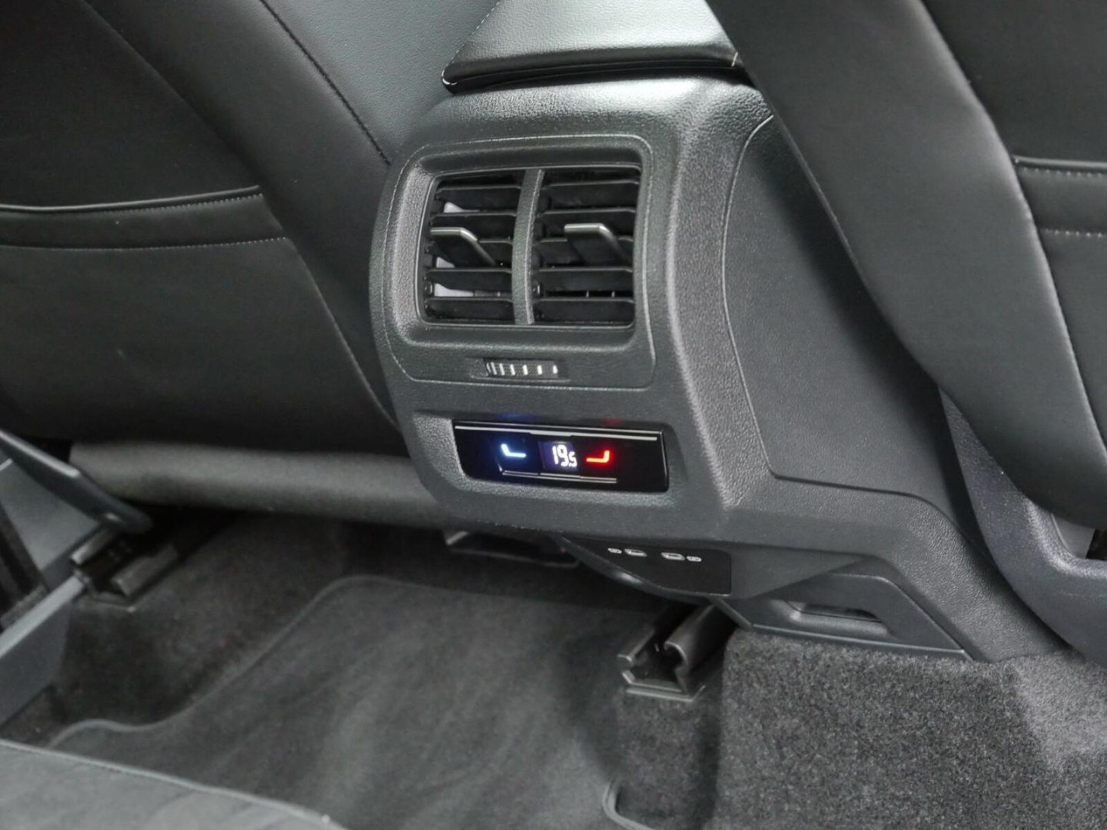 Volkswagen Touran – Bild 17