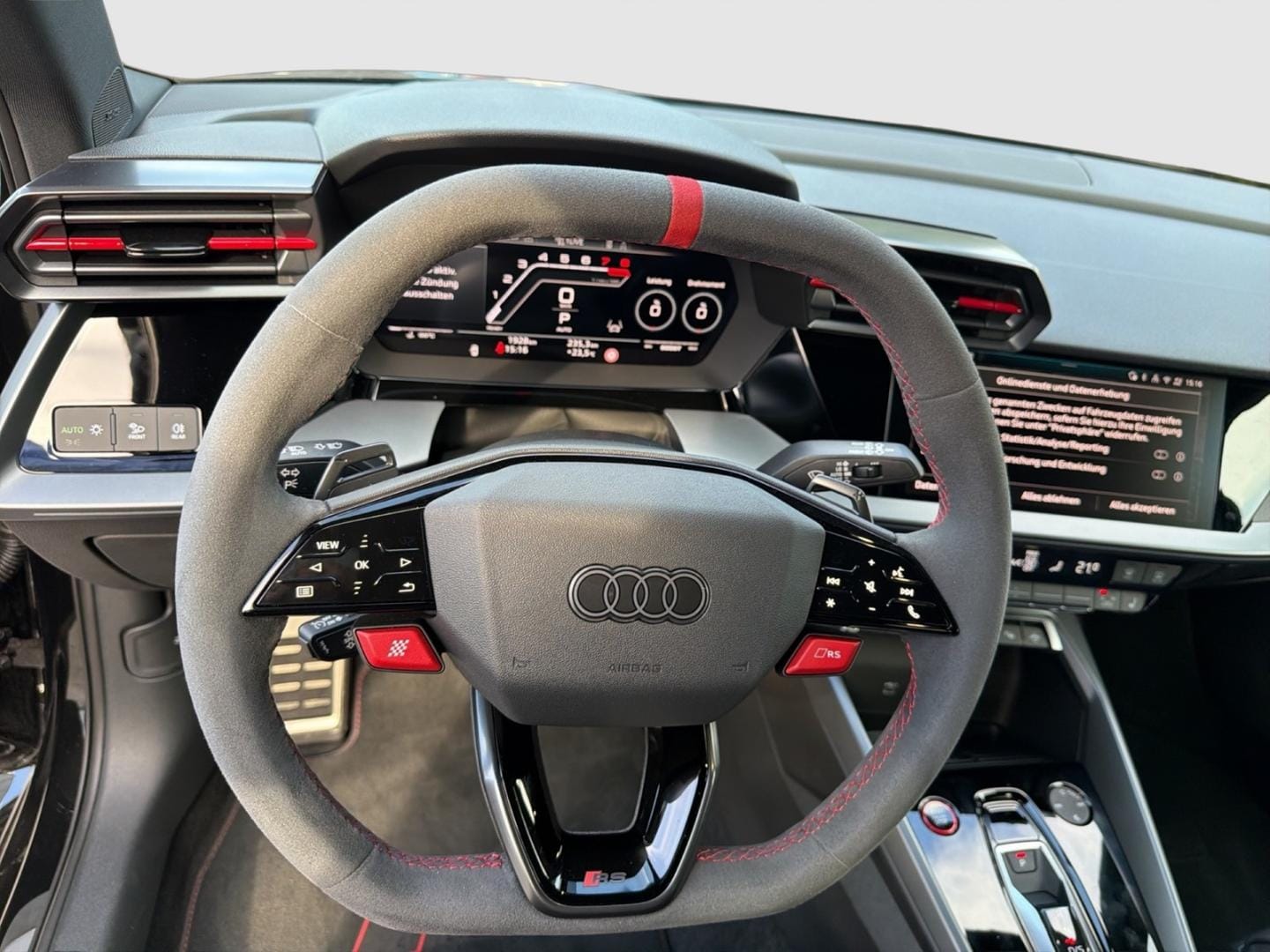 Bild über Audi RS 3 Sportback TFSI quattro S tronic - für weitere Informationen kontaktieren Sie den Audi Partner