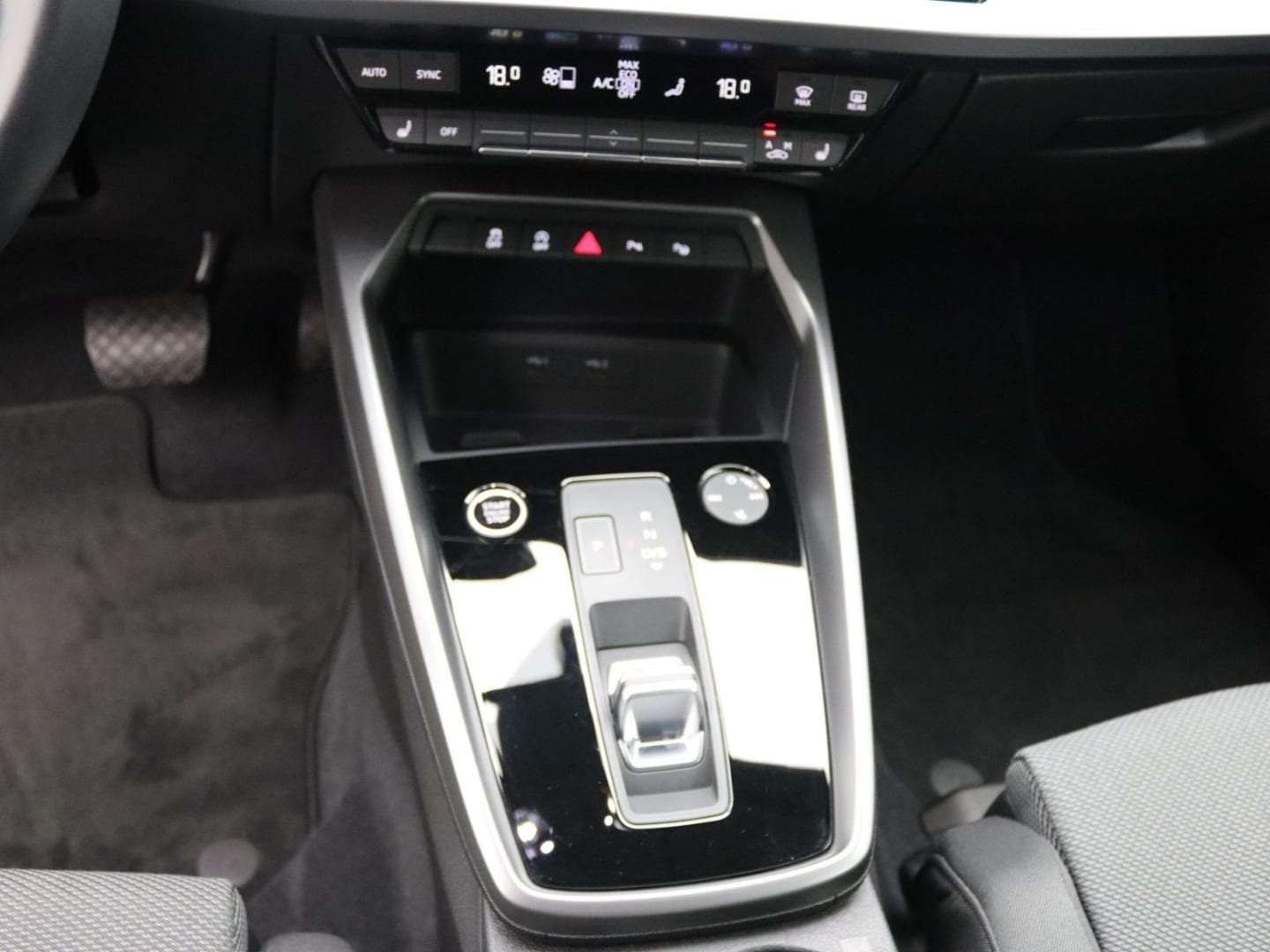 Bild über Audi A3 Sportback S line 35 TFSI S tronic - für weitere Informationen kontaktieren Sie den Audi Partner