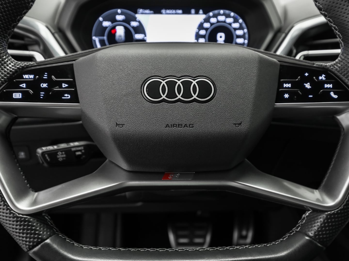 Bild über Audi Q4 e-tron 45 e-tron quattro - für weitere Informationen kontaktieren Sie den Audi Partner