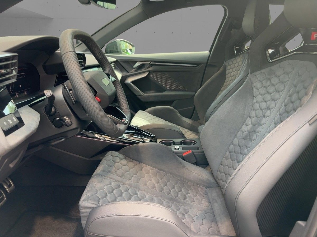 Image about Audi RS 3 Limousine TFSI quattro S tronic