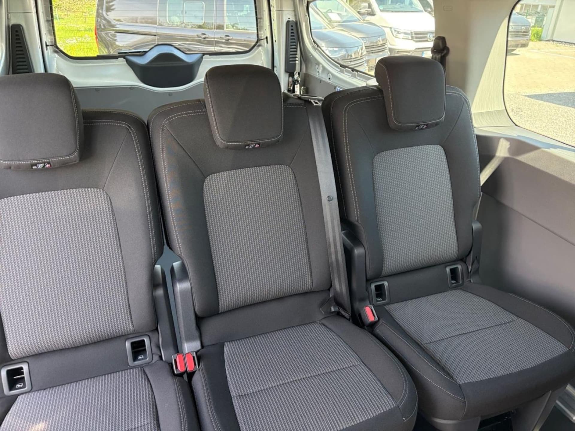 Volkswagen Transporter Kombi langer Radstand