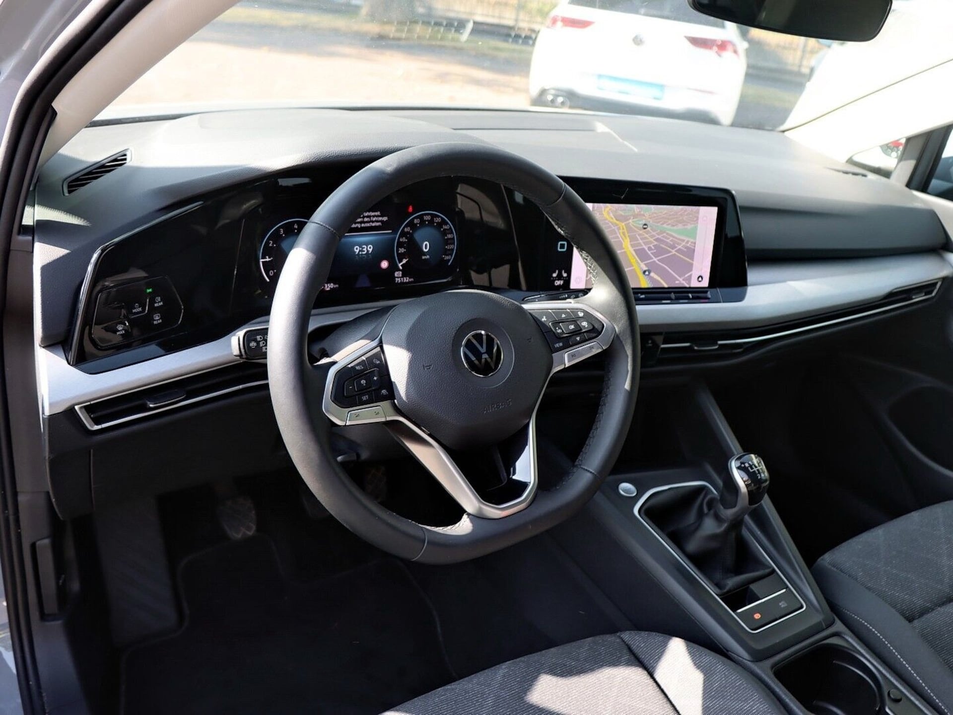 Volkswagen Golf Life