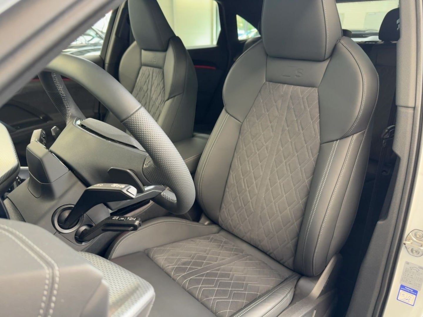 Bild über Audi SQ5 Sportback edition one mit Akzenten mythosschwarz TFSI 270 kW S tronic - für weitere Informationen kontaktieren Sie den Audi Partner