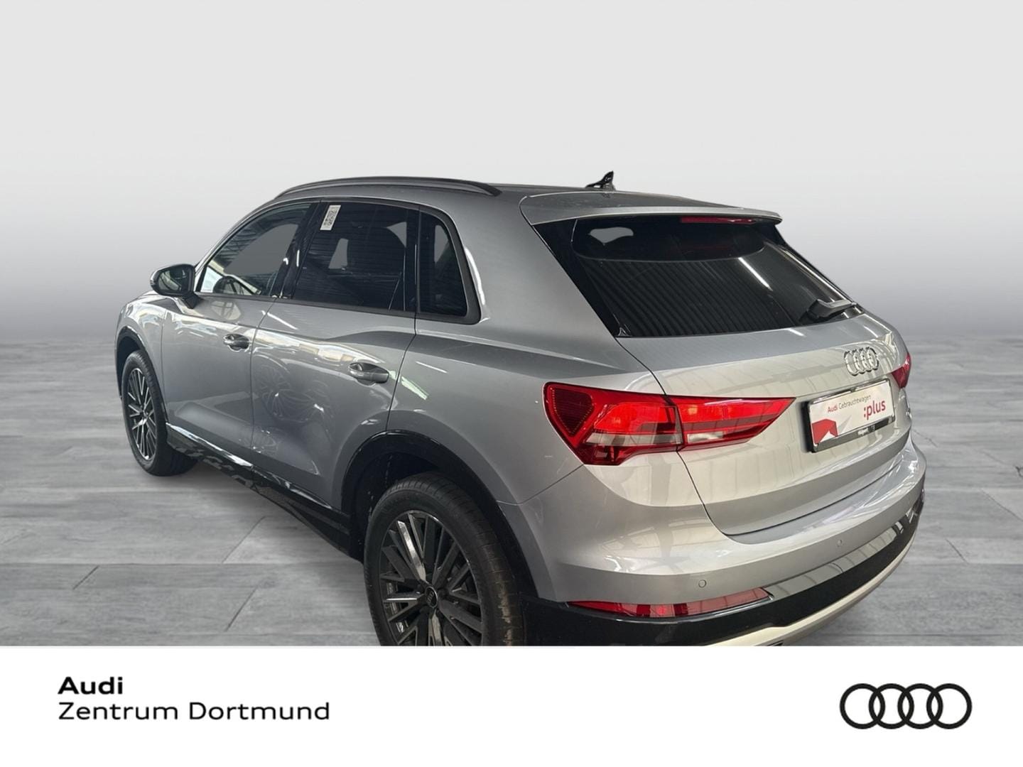 Bild über Audi Q3 TFSI quattro 180 kW S tronic - für weitere Informationen kontaktieren Sie den Audi Partner