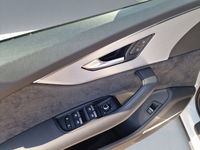 Image about Audi Q7 50 TDI quattro tiptronic