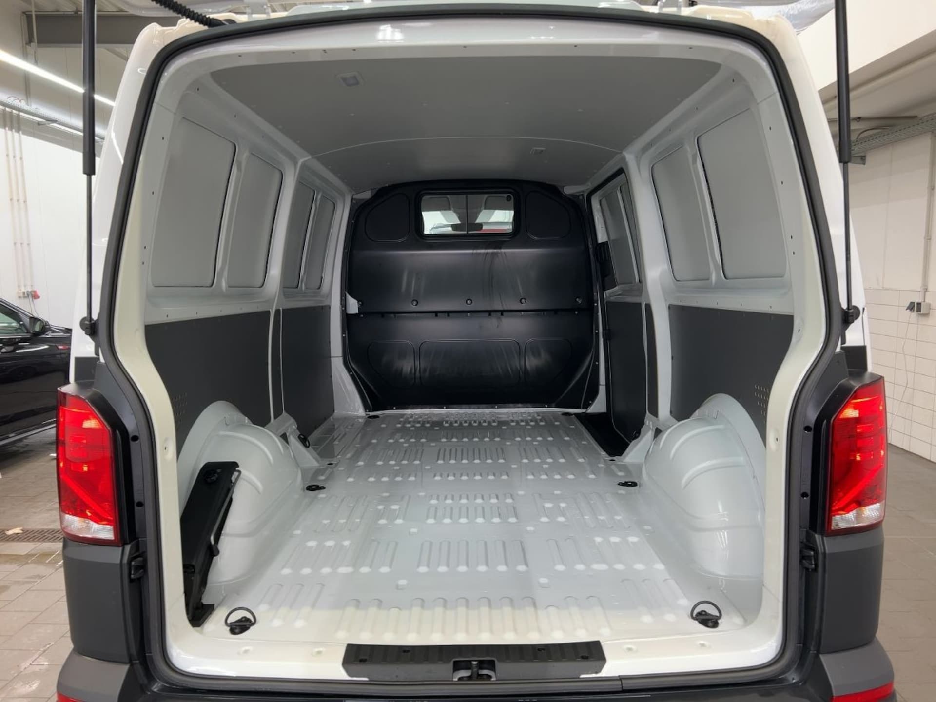 Volkswagen T6.1 Transporter Kasten langer Radstand