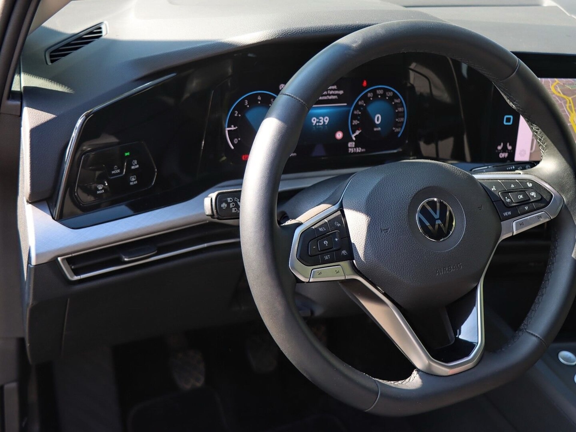 Volkswagen Golf Life