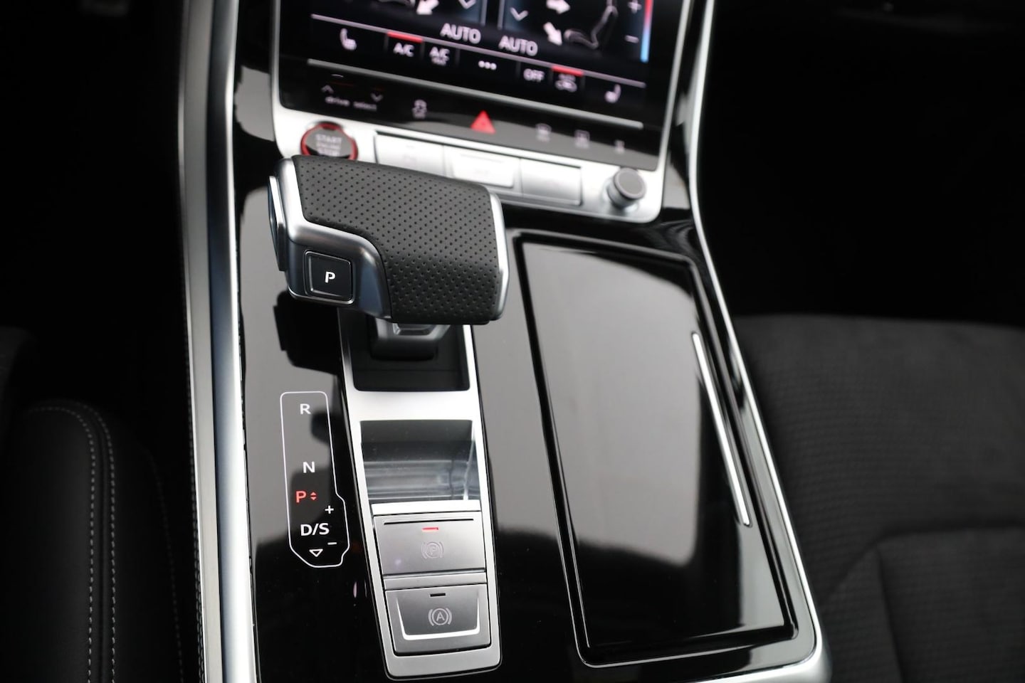 Bild über Audi SQ7 SUV TFSI quattro 373 kW tiptronic - für weitere Informationen kontaktieren Sie den Audi Partner