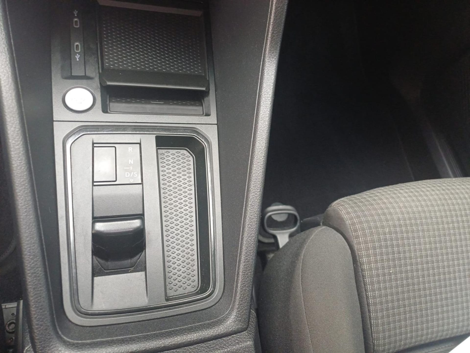 Volkswagen Caddy Basis-Modell