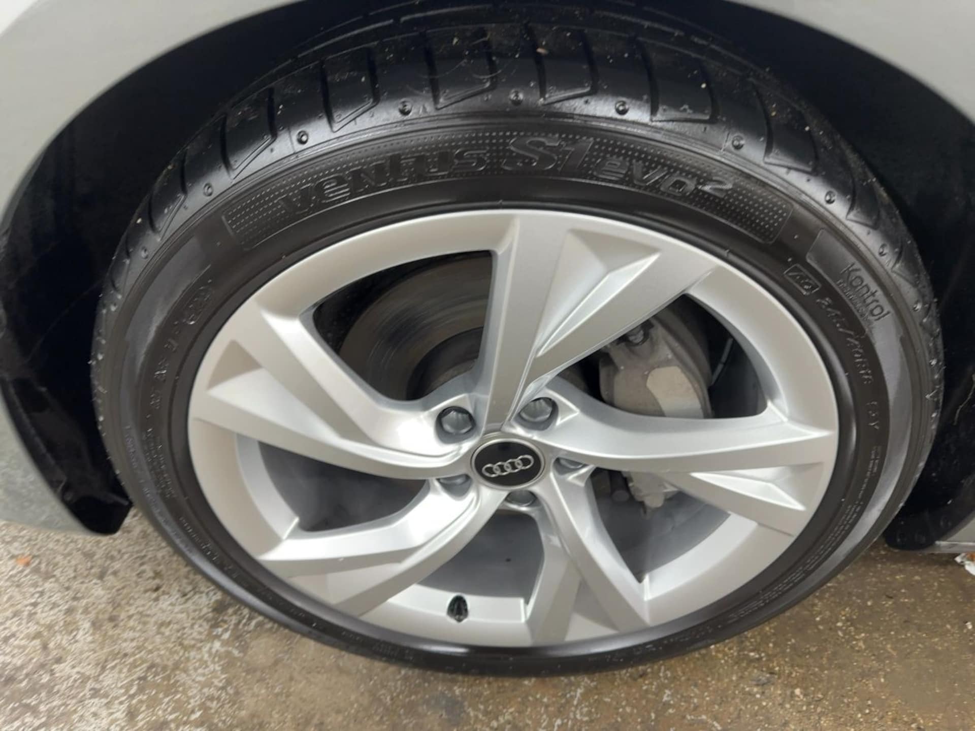 Audi A4 Avant S line