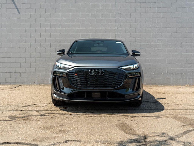 2027 Audi SQ6 Sportback e-tron Premium Plus - Photo 2