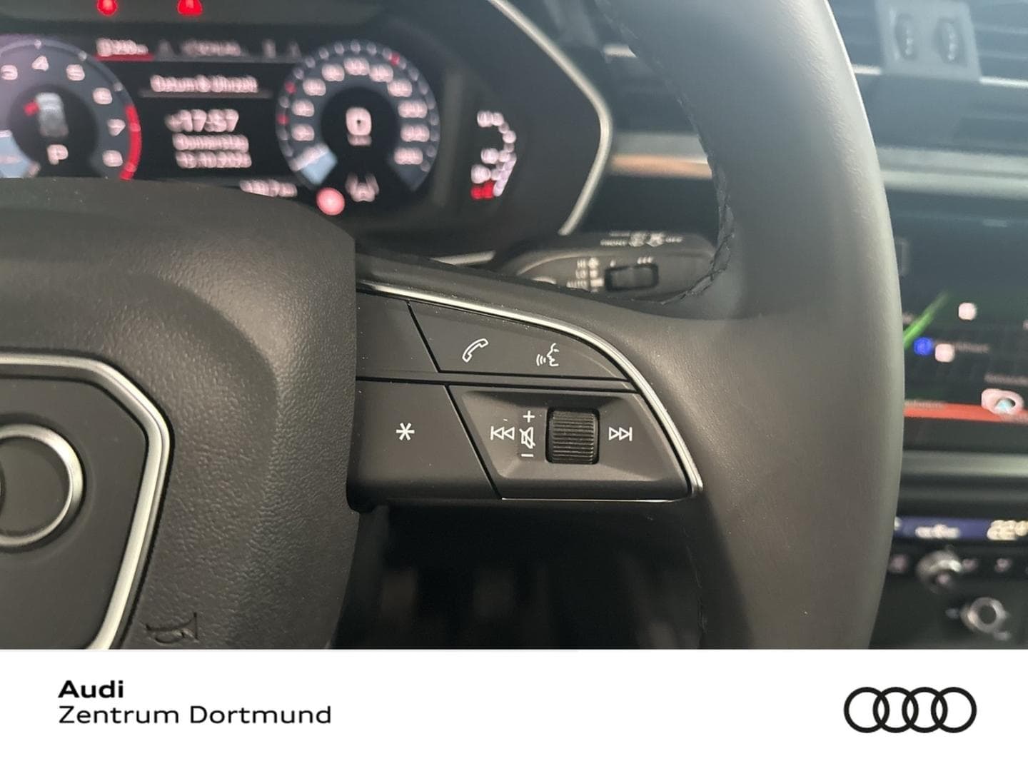 Bild über Audi Q3 TFSI quattro 180 kW S tronic - für weitere Informationen kontaktieren Sie den Audi Partner