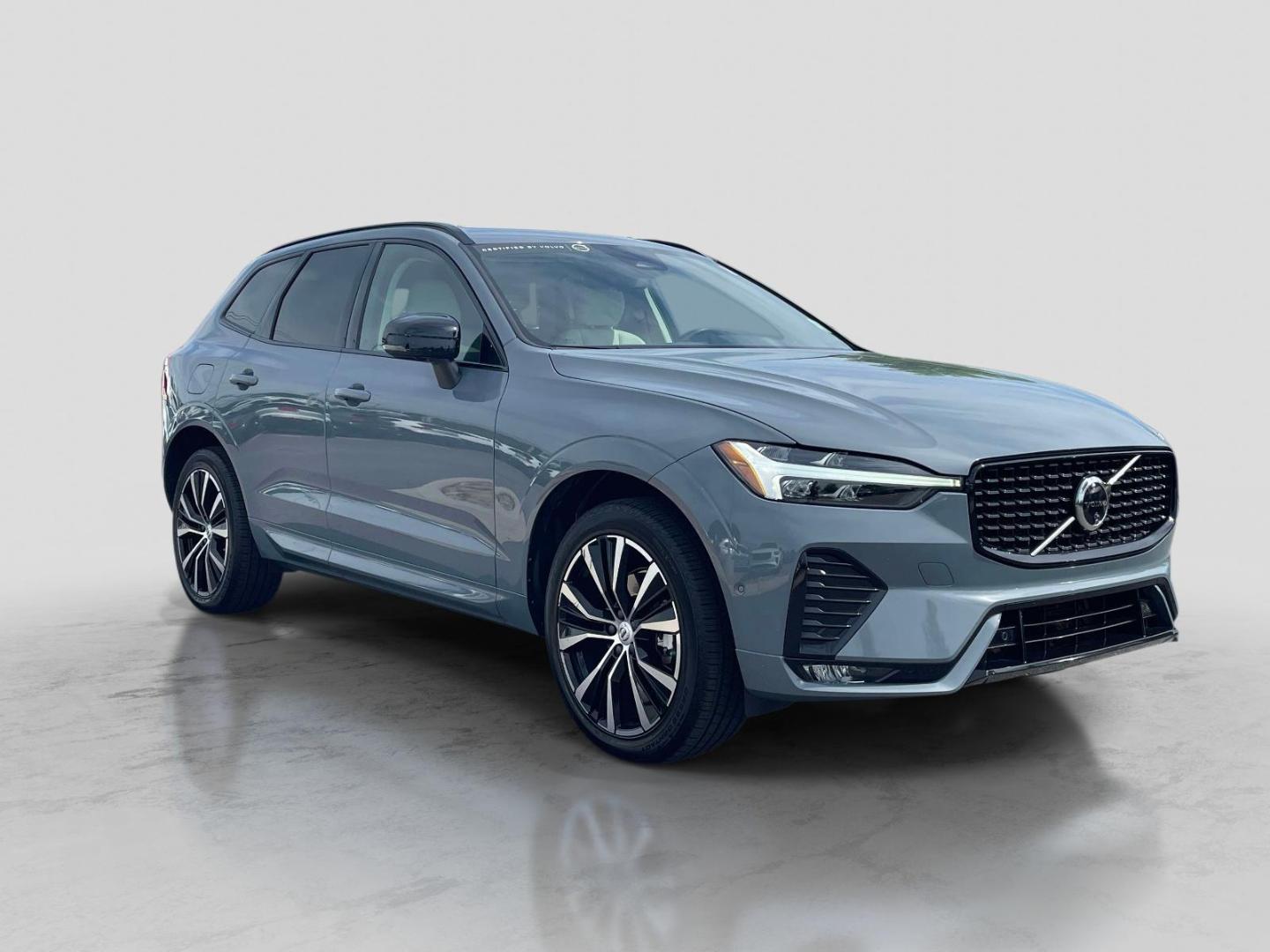 2024 Volvo XC60 B5 Plus Dark Theme AWD's photo