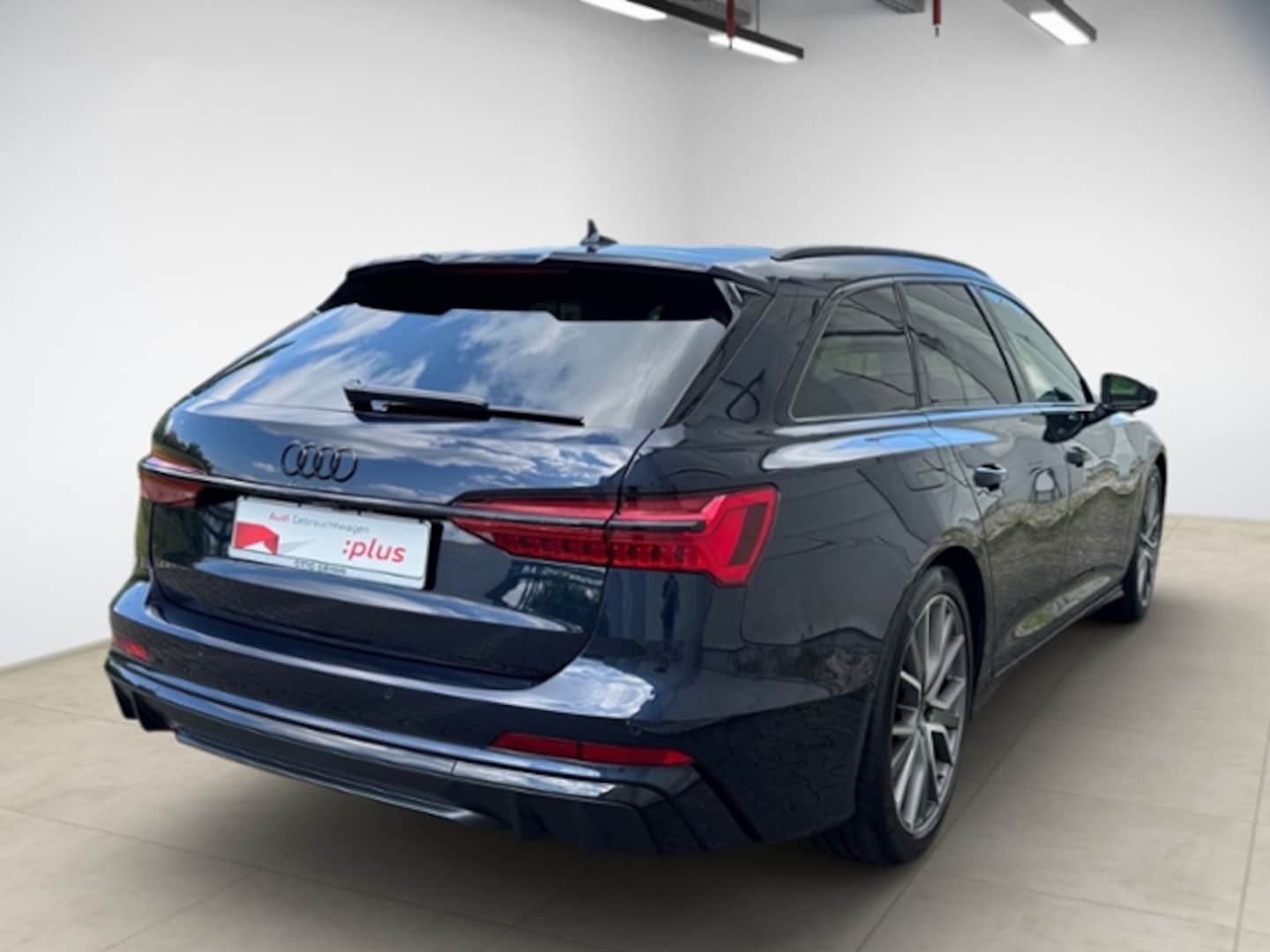 Bild über Audi S6 Avant TDI quattro tiptronic - für weitere Informationen kontaktieren Sie den Audi Partner