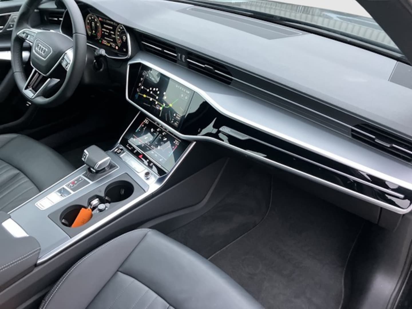 Bild über Audi A6 Avant advanced 45 TFSI S tronic - für weitere Informationen kontaktieren Sie den Audi Partner