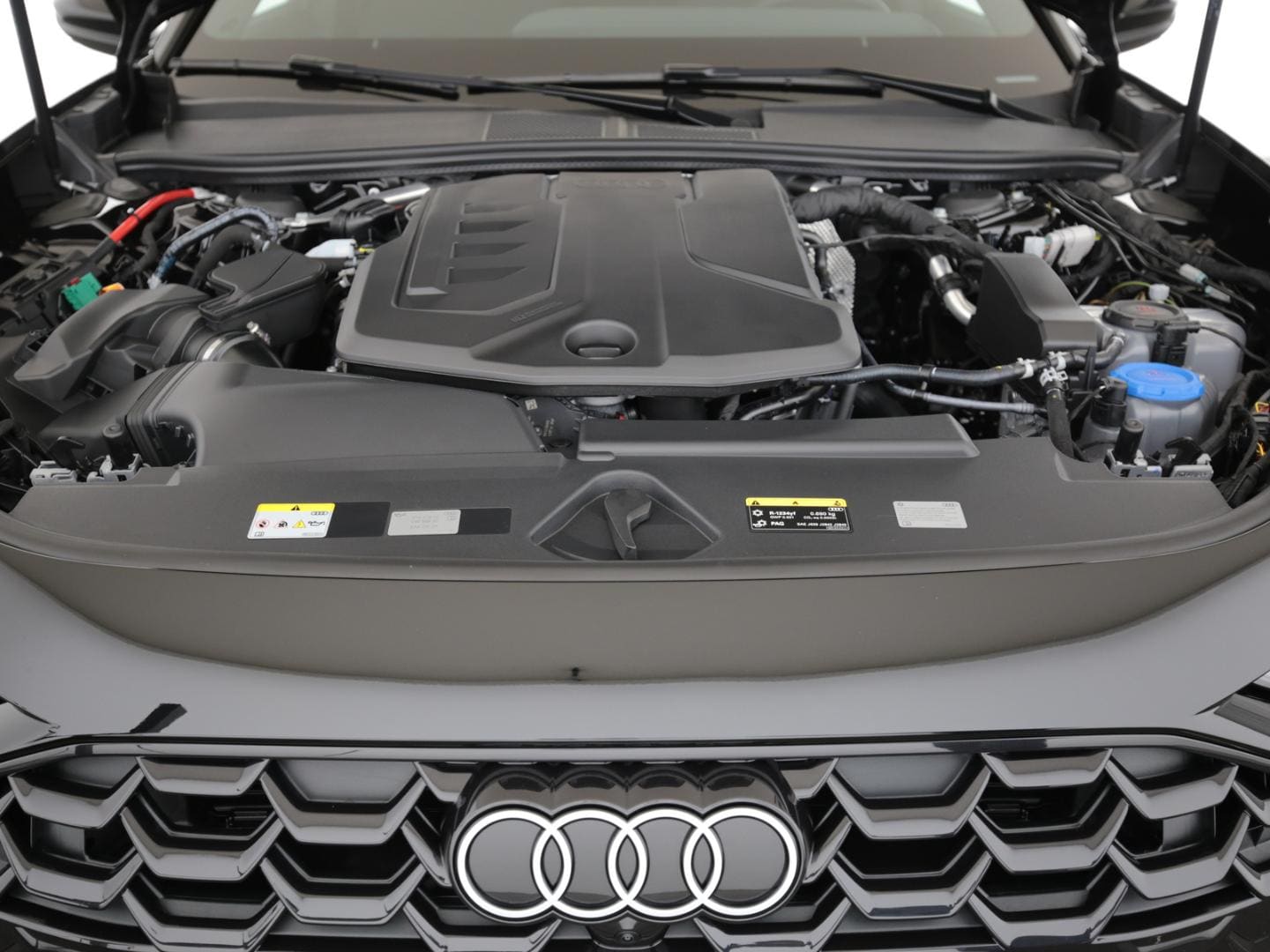 Bild über Audi A5 Avant e-hybrid e-hybrid quattro 220 kW S tronic - für weitere Informationen kontaktieren Sie den Audi Partner