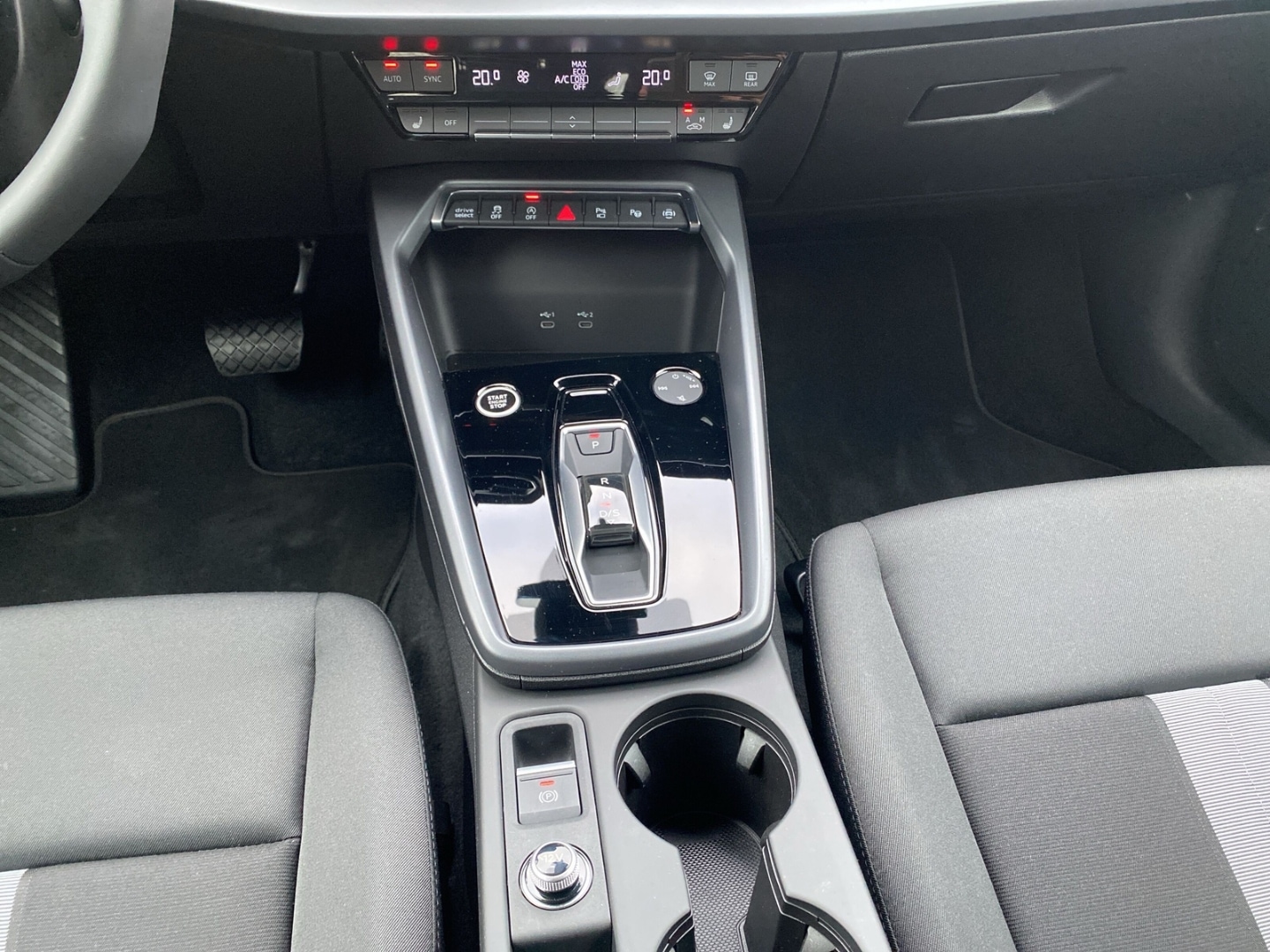 Bild über Audi A3 allstreet 35 TFSI S tronic - für weitere Informationen kontaktieren Sie den Audi Partner