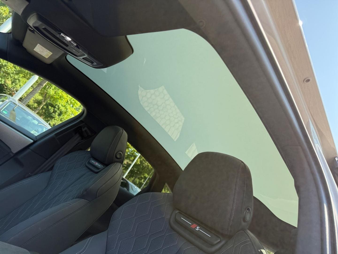Bild über Audi S6 Sportback e-tron e-tron quattro 370 kW - für weitere Informationen kontaktieren Sie den Audi Partner